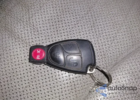 2004 Mercedes-Benz E 500 4Matic z USA, uszkodzony, nr VIN WDBUF83J74X160455